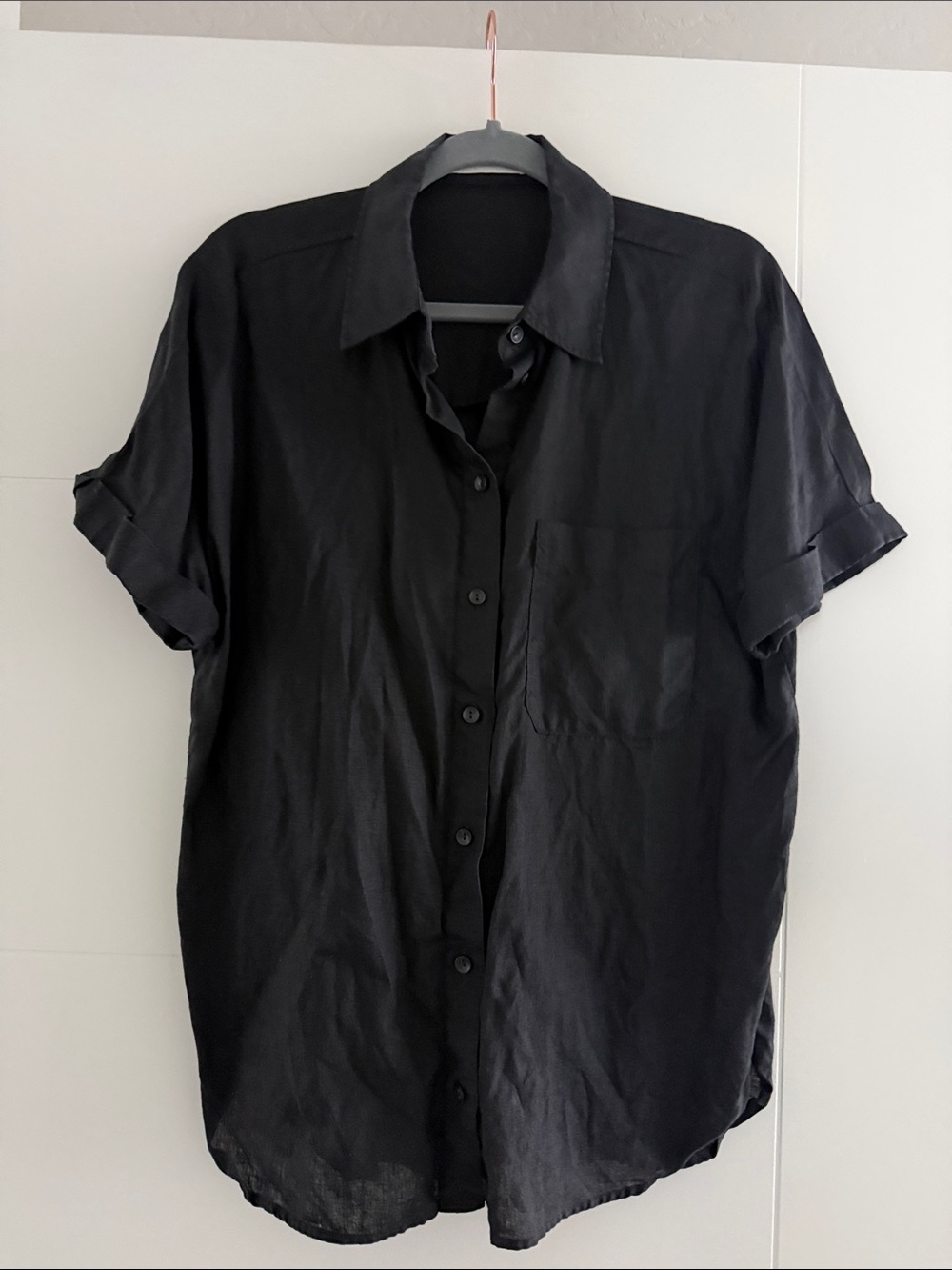 Women’s linen Black Short-Sleeve Button-Up Shirt